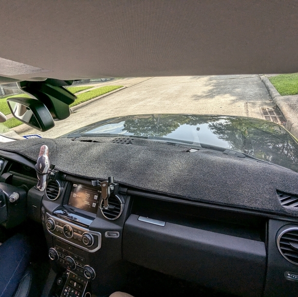 Premium Black Car Dashboard Cover Land Rover LR4 - Picture 1 of 9